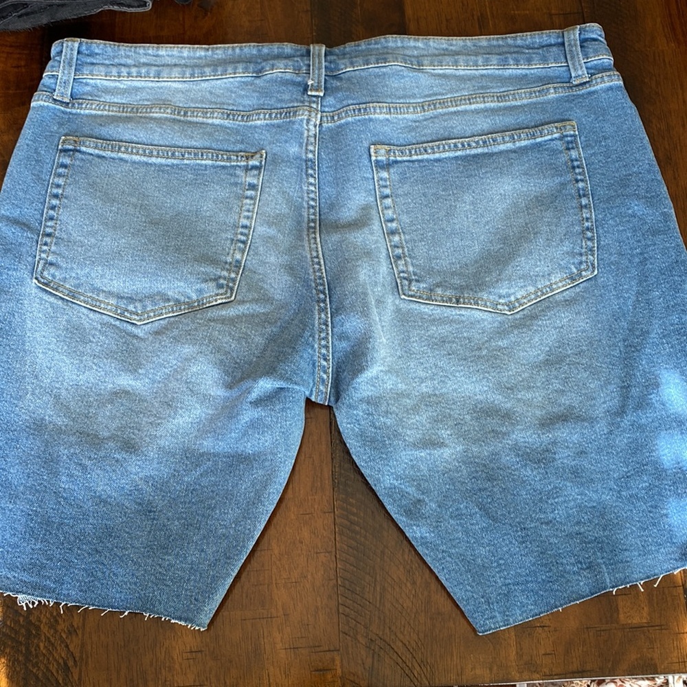 Men’s Denim Shorts - Picture 9 of 10